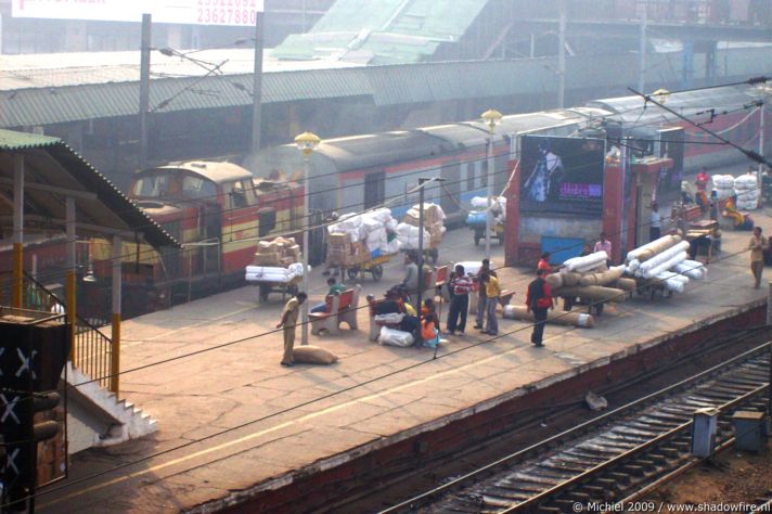 Train station, Delhi, India, India 2009,travel, photography,favorites