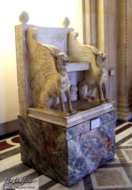 Manticore chair, Louvre, Paris, France, Paris 2010,travel, photography